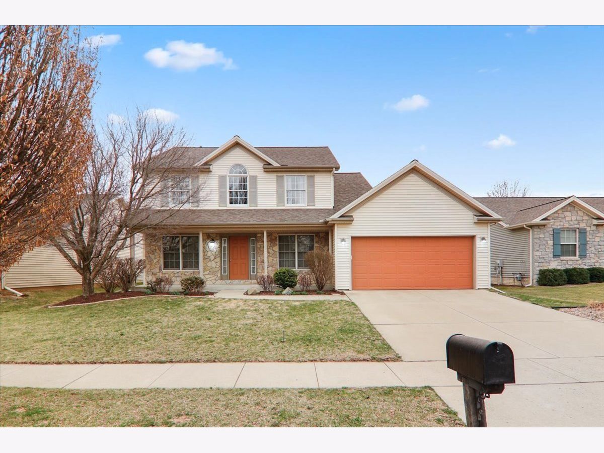 Homes & Condos & Townhomes Sold Fox Lake Bloomington Illinois, 2508 Monica