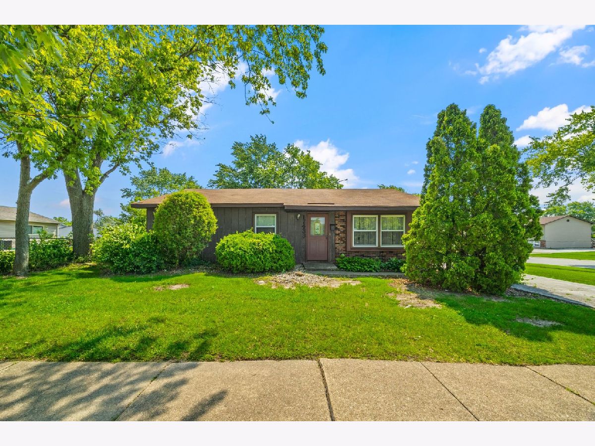 Homes Sold Appletree Hazel Crest Illinois, 17433 Appletree