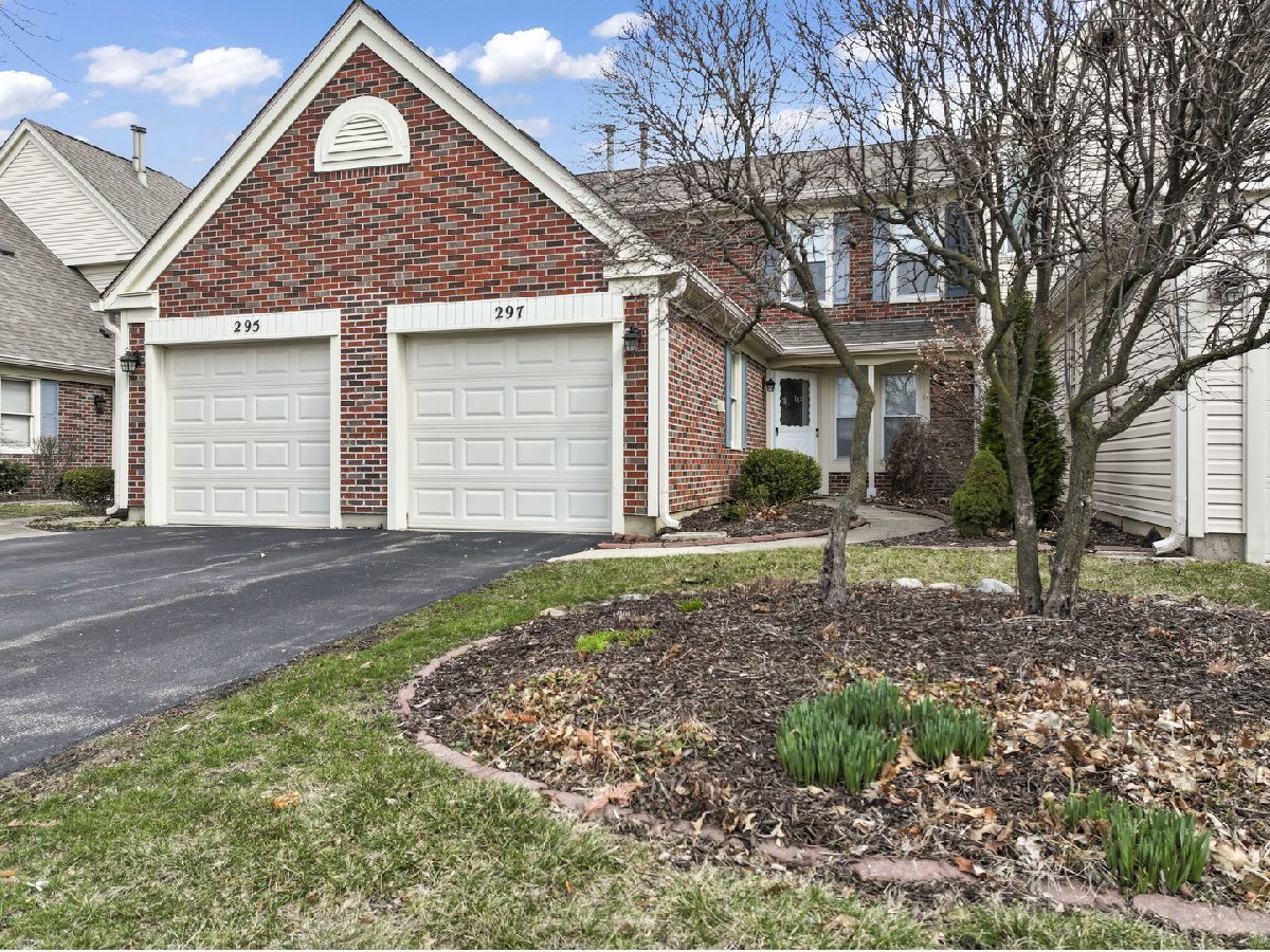 Townhomes & Condos Sold East Hamptons Elk Grove Village Illinois, 297 University