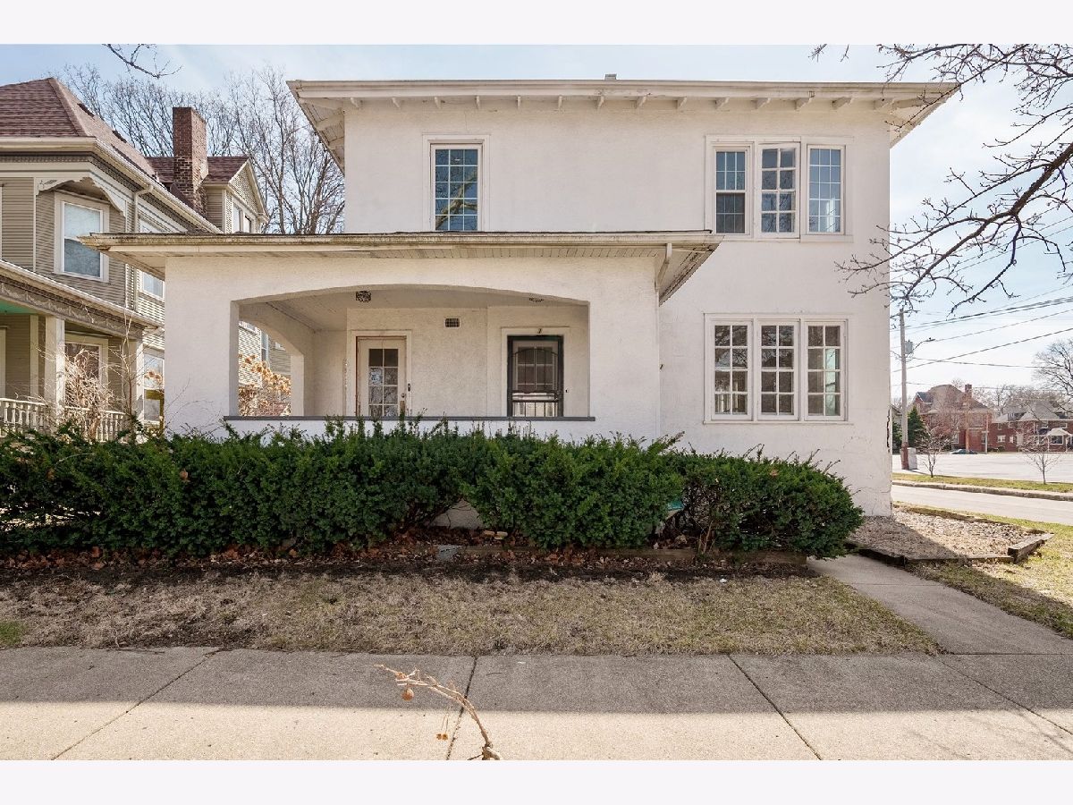 Homes & Condos & Townhomes Sold Dimmitts Grove Bloomington Illinois, 601 Washington