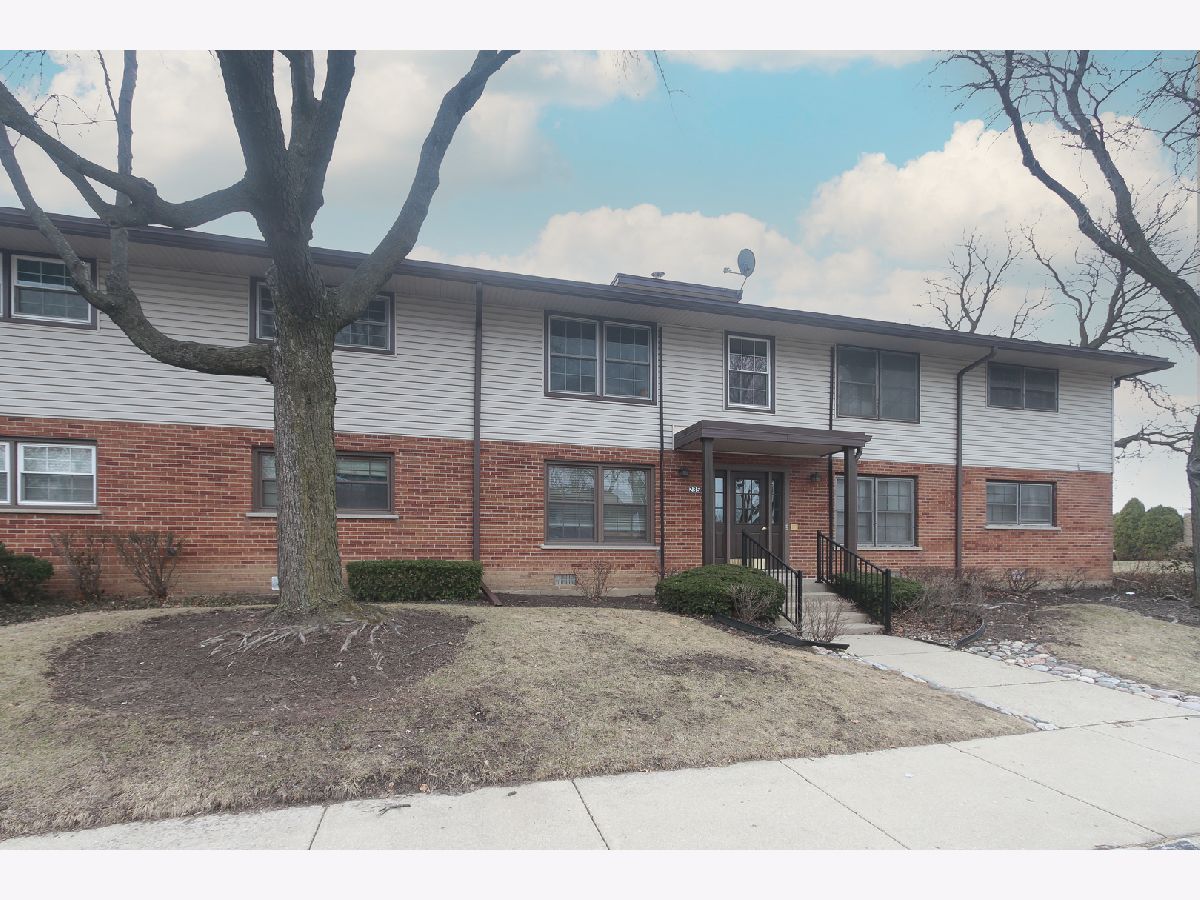 Condominiums Sold Washington Square Elk Grove Village Illinois, 235 Washington