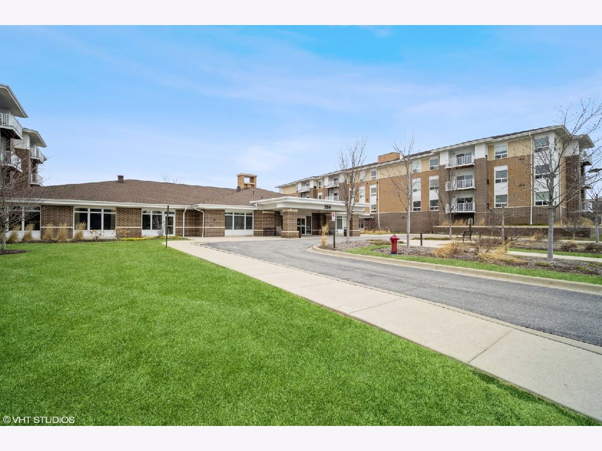 Condos & Townhomes For Sale The Lodge Of Northbrook Northbrook Illinois, 2150 Founders Drive