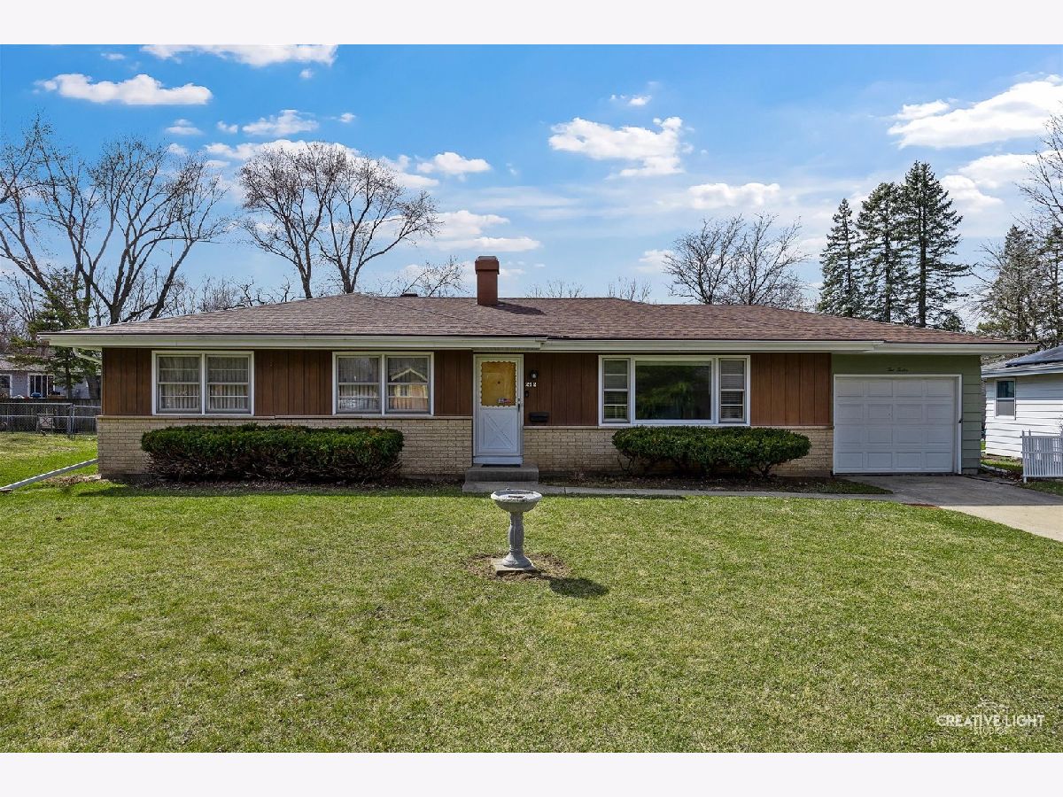 Homes & Condos & Townhomes Sold Country Knolls Elgin Illinois, 212 Maureen