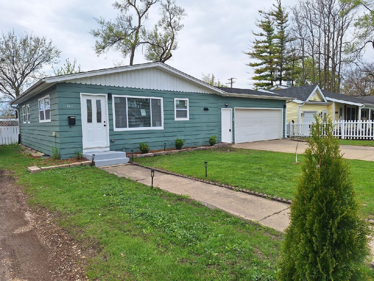  Rented Wauconda Illinois, 208 Church