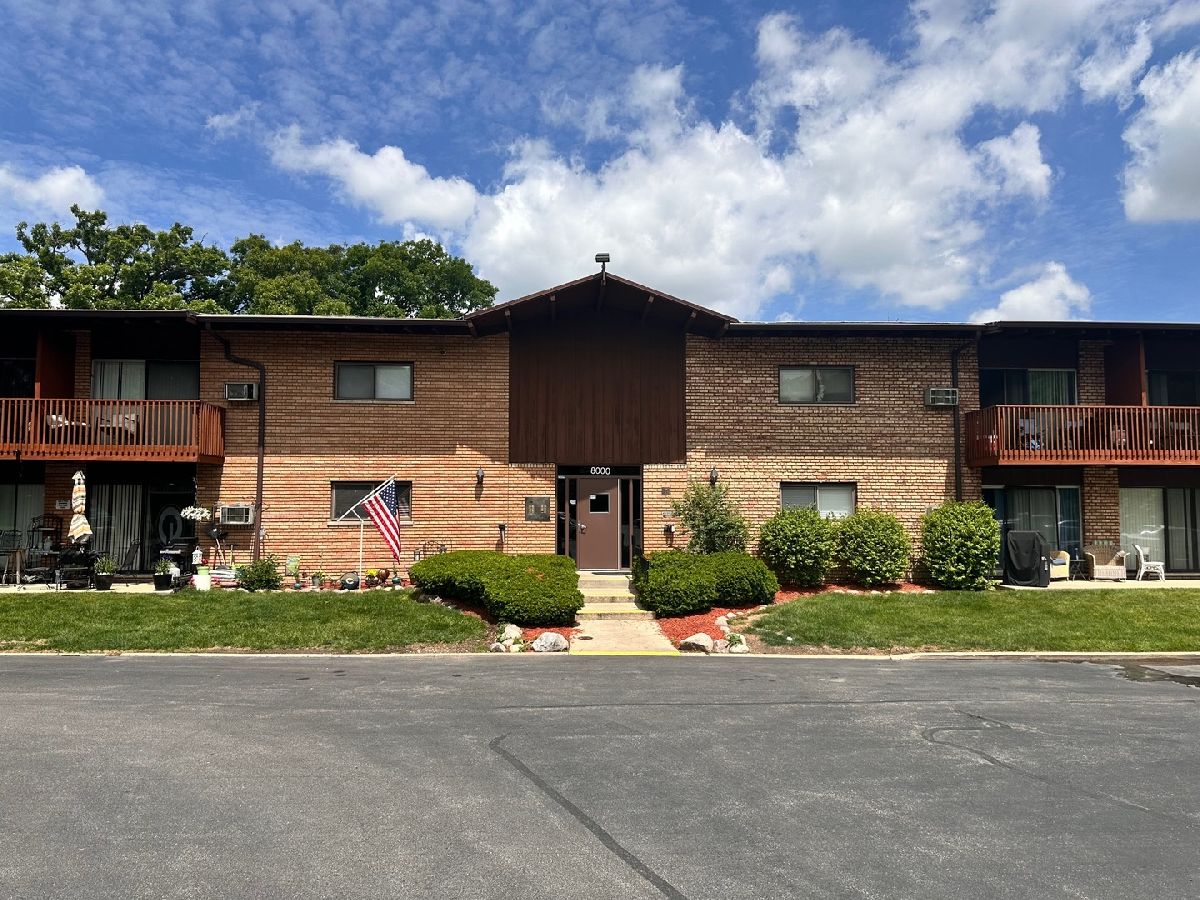 Condominiums Sold Forest Trail Willow Springs Illinois, 8000 Archer