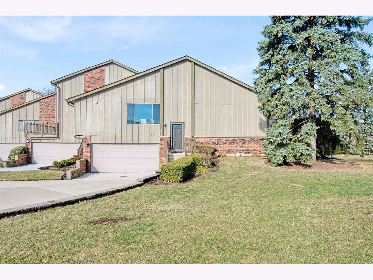 Condos & Townhomes Sold Lake Hinsdale Village Willowbrook Illinois, 46 Portwine
