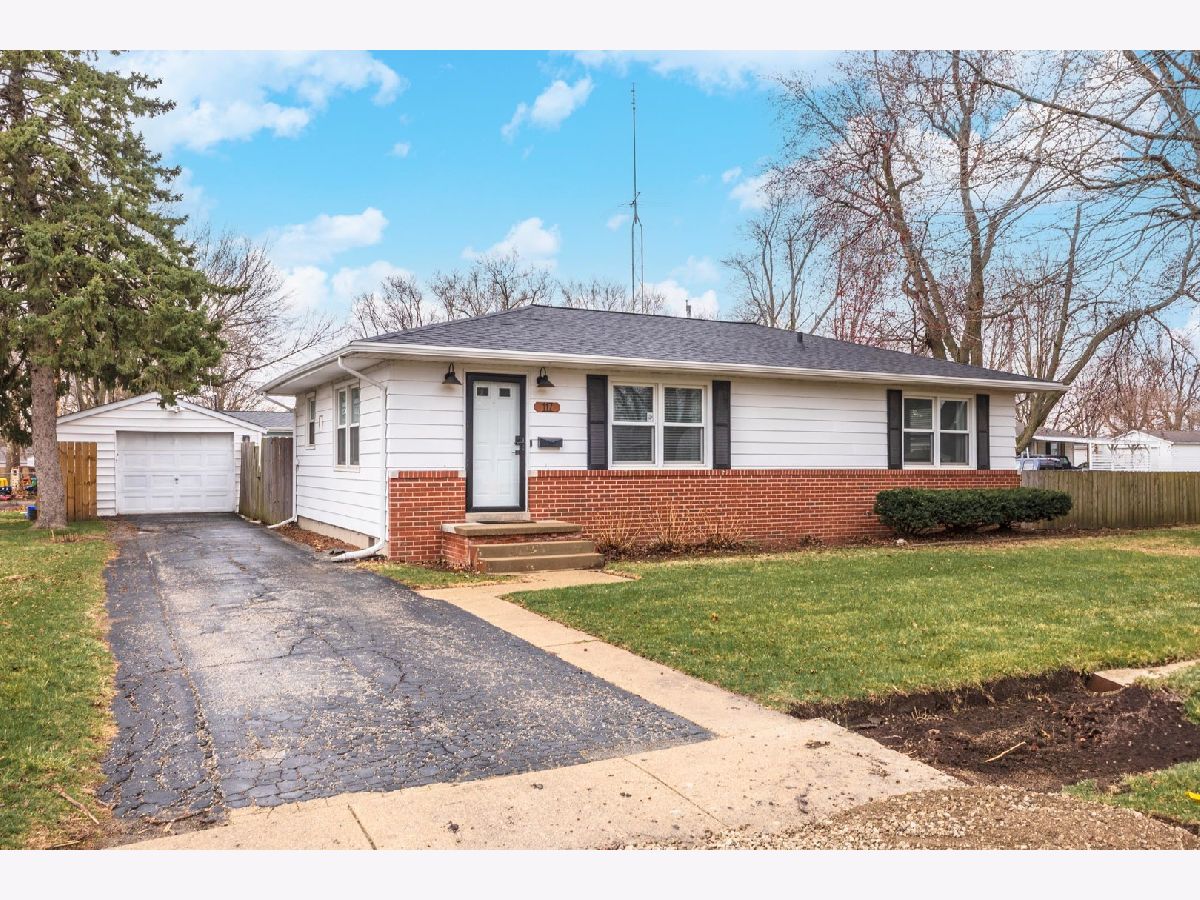 Homes & Condos & Townhomes Sold Meadowbrook Bloomington Illinois, 117 Meadowbrook