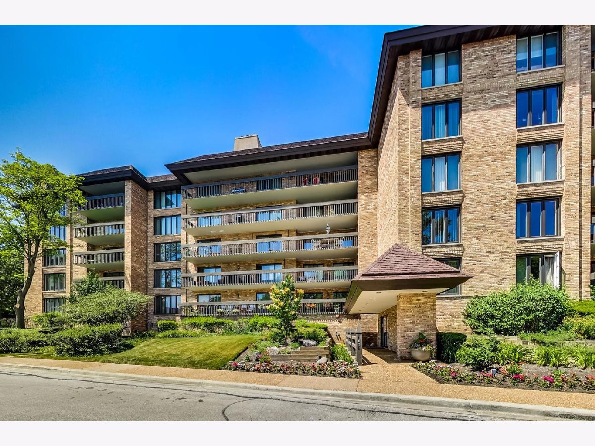 Condos & Townhomes & Homes Sold Mission Hills Northbrook Illinois, 1621 Mission Hills