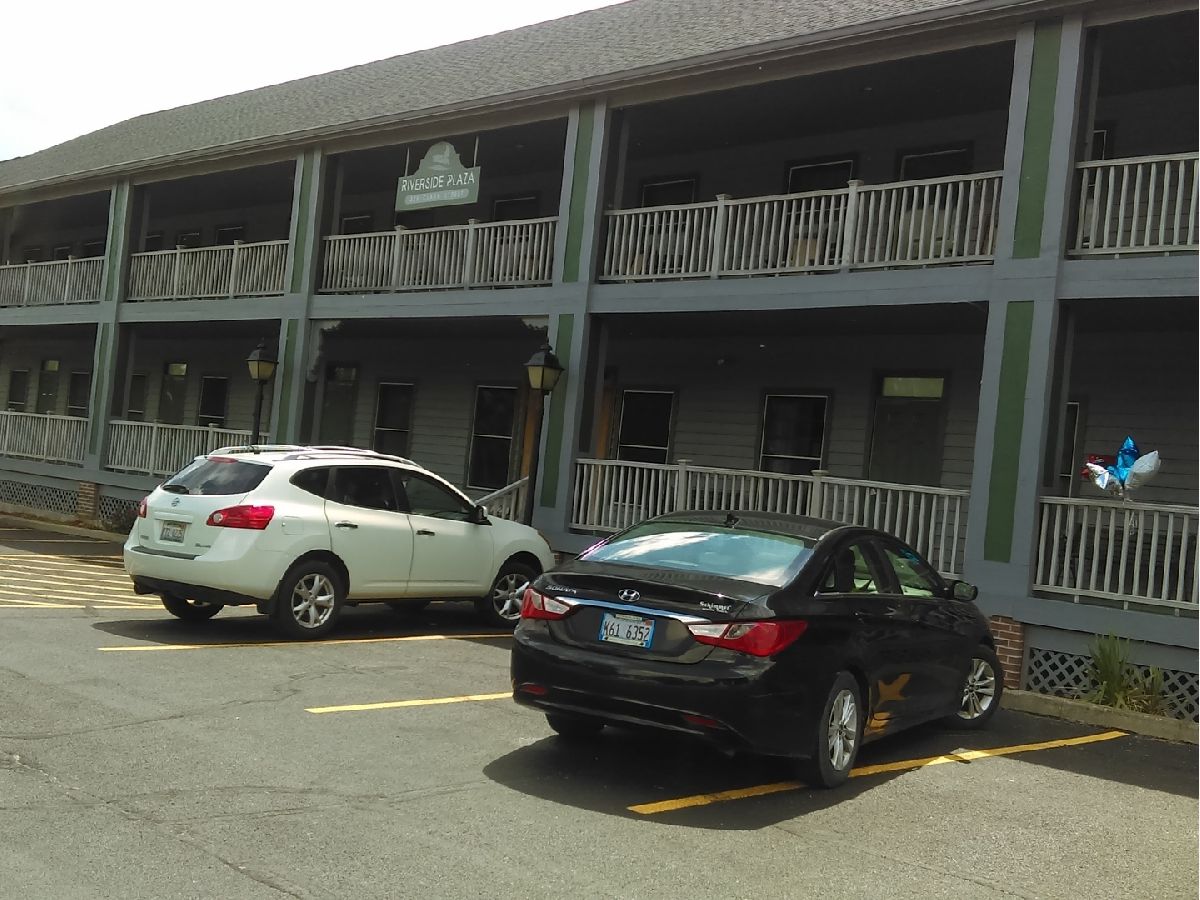 Rented Utica Illinois, 325 Clark