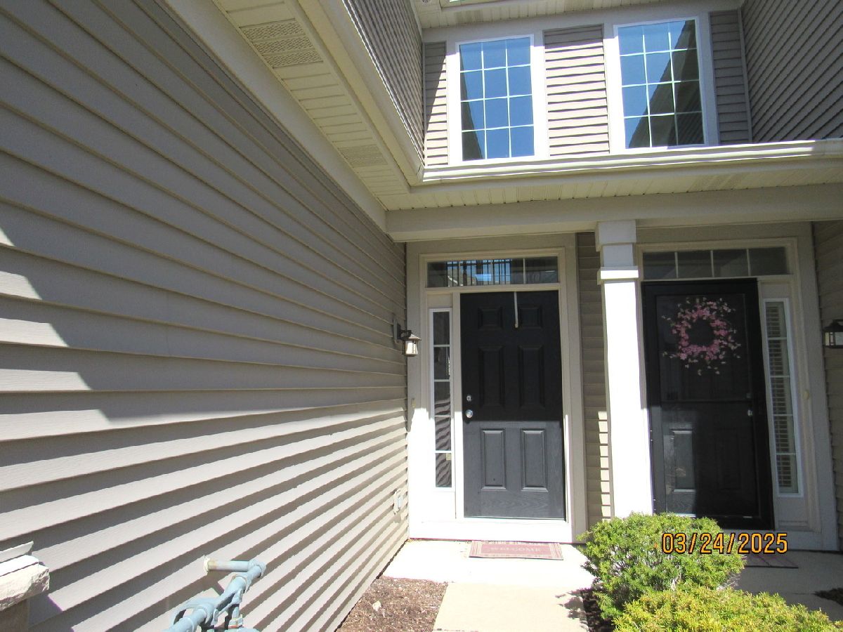 Townhomes & Homes Rented Emerald Bay Round Lake Illinois, 494 Jade