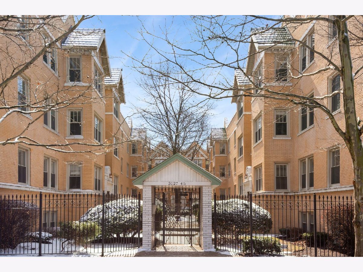 Condominiums Sold Palmer Court Chicago Illinois, 3145 Palmer