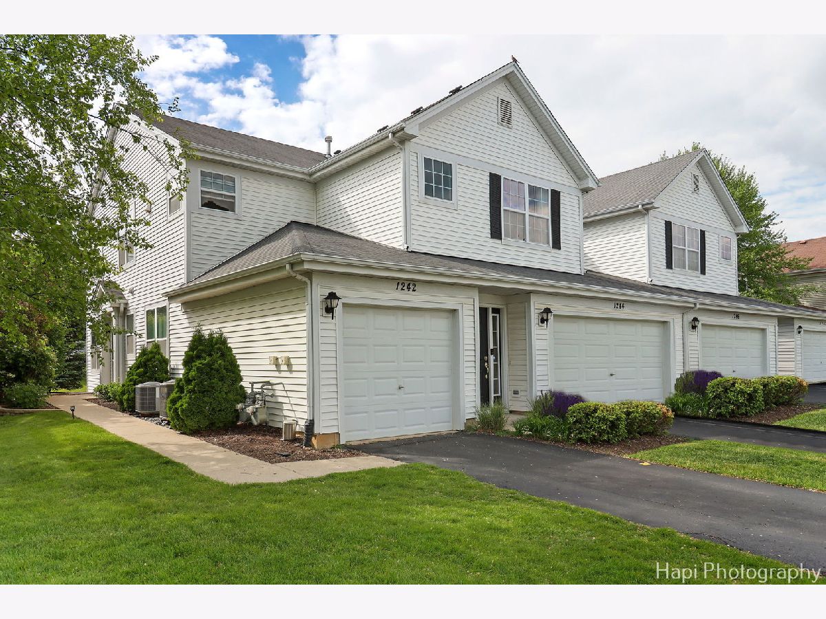 Condos & Townhomes & Homes Sold Remington Pointe Fox Lake Illinois, 1242 Chesterton
