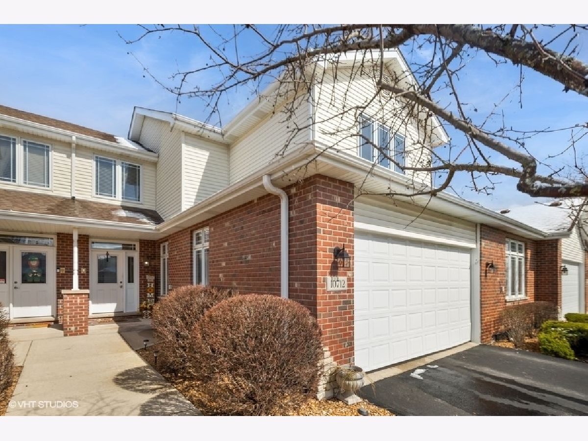 Townhomes & Homes Sold Crystal Creek Mokena Illinois, 10712 Canterbury