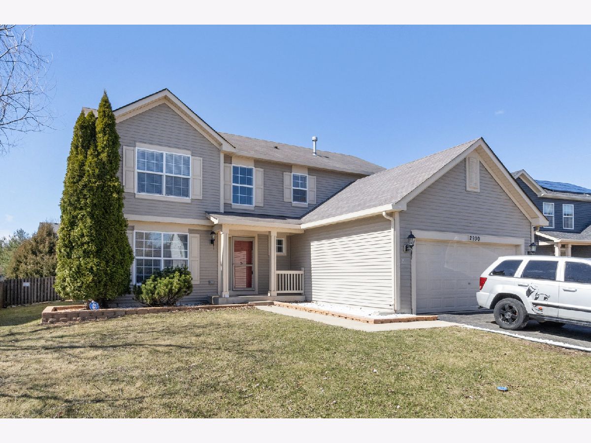 Homes For Sale Lakewood Creek West Montgomery Illinois, 2930 Heather Lane