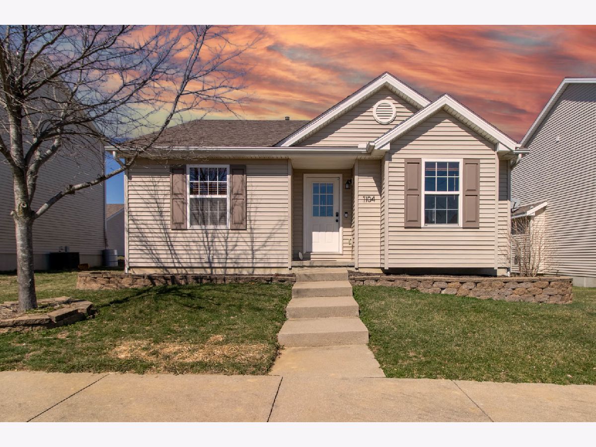 Homes & Condos & Townhomes Sold Savannah Green Normal Illinois, 1104 Teegan