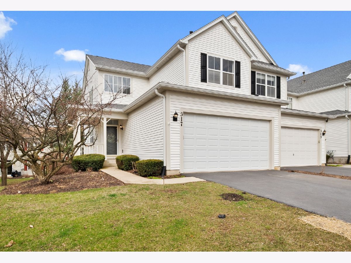 Townhomes & Condos & Homes Sold Harvest Hills St Charles Illinois, 317 Tower Hill