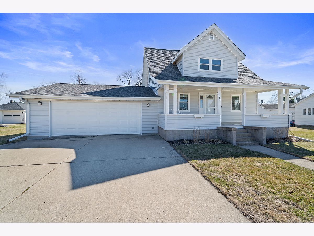  Sold Forreston Illinois, 107 5th