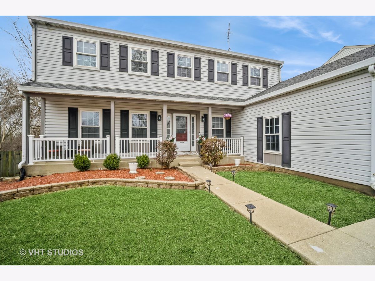 Townhomes & Homes Sold Surrey Woods Streamwood Illinois, 39 Walnut