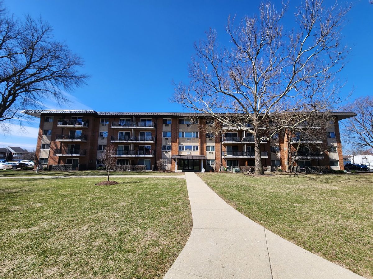 Condominiums Rented The Sanctuary Arlington Heights Illinois, 2230 Goebbert