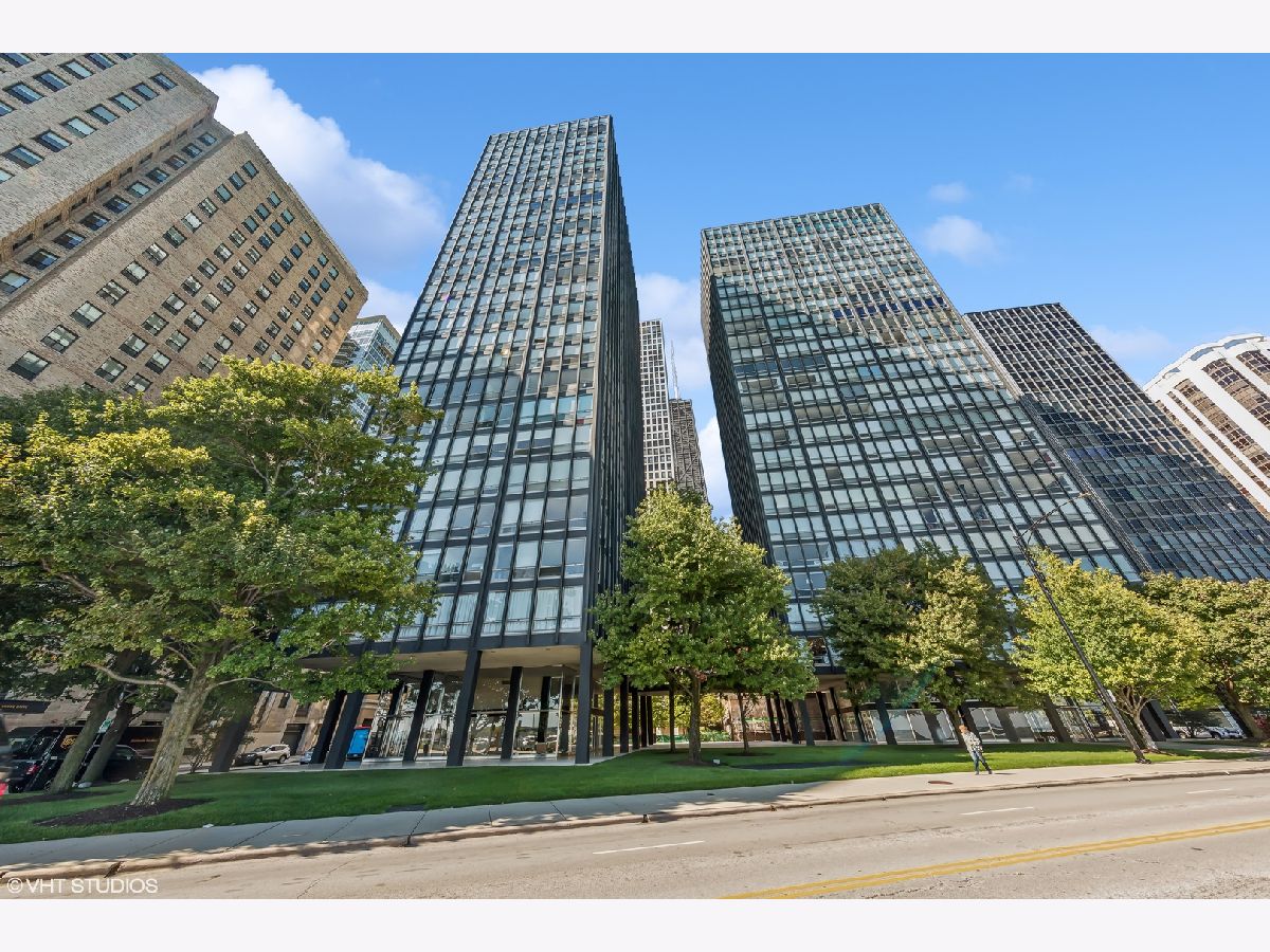 Condominiums Sold Mies Van Der Rohe Chicago Illinois, 860 Lake Shore