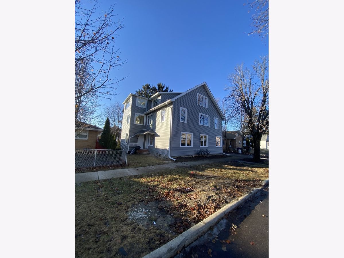 Homes Rented Washburn Park North Chicago Illinois, 1542 Victoria