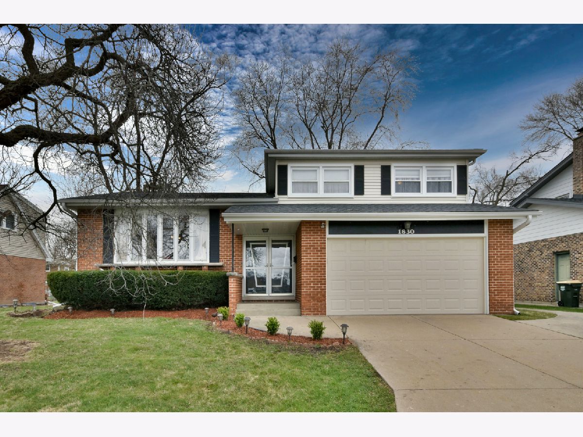 Homes Sold Arlington Terrace Arlington Heights Illinois, 1830 Dale