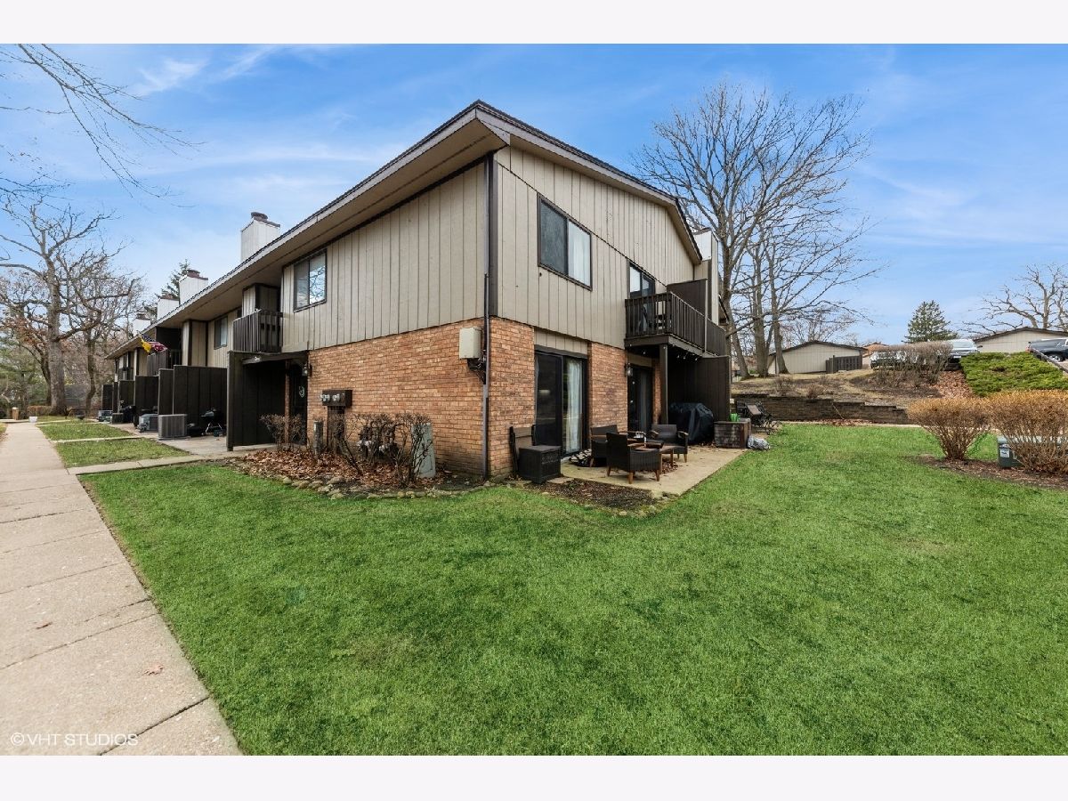 Townhomes Sold Woodhills Bay Colony Ii Fox Lake Illinois, 71 Woodhills Bay
