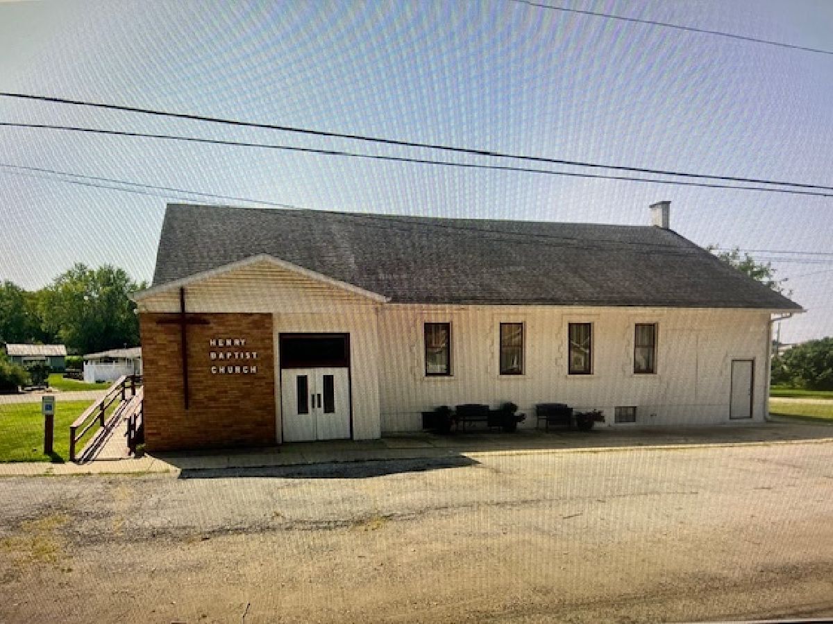  For Sale Henry Illinois, 902 Western Avenue