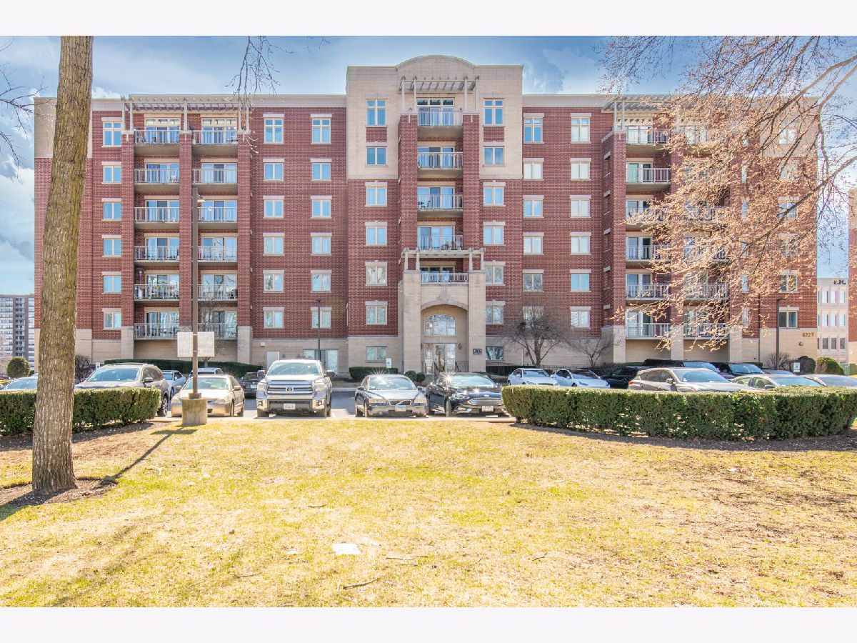 Condominiums Sold Bryn Mawr Place Chicago Illinois, 8727 Bryn Mawr