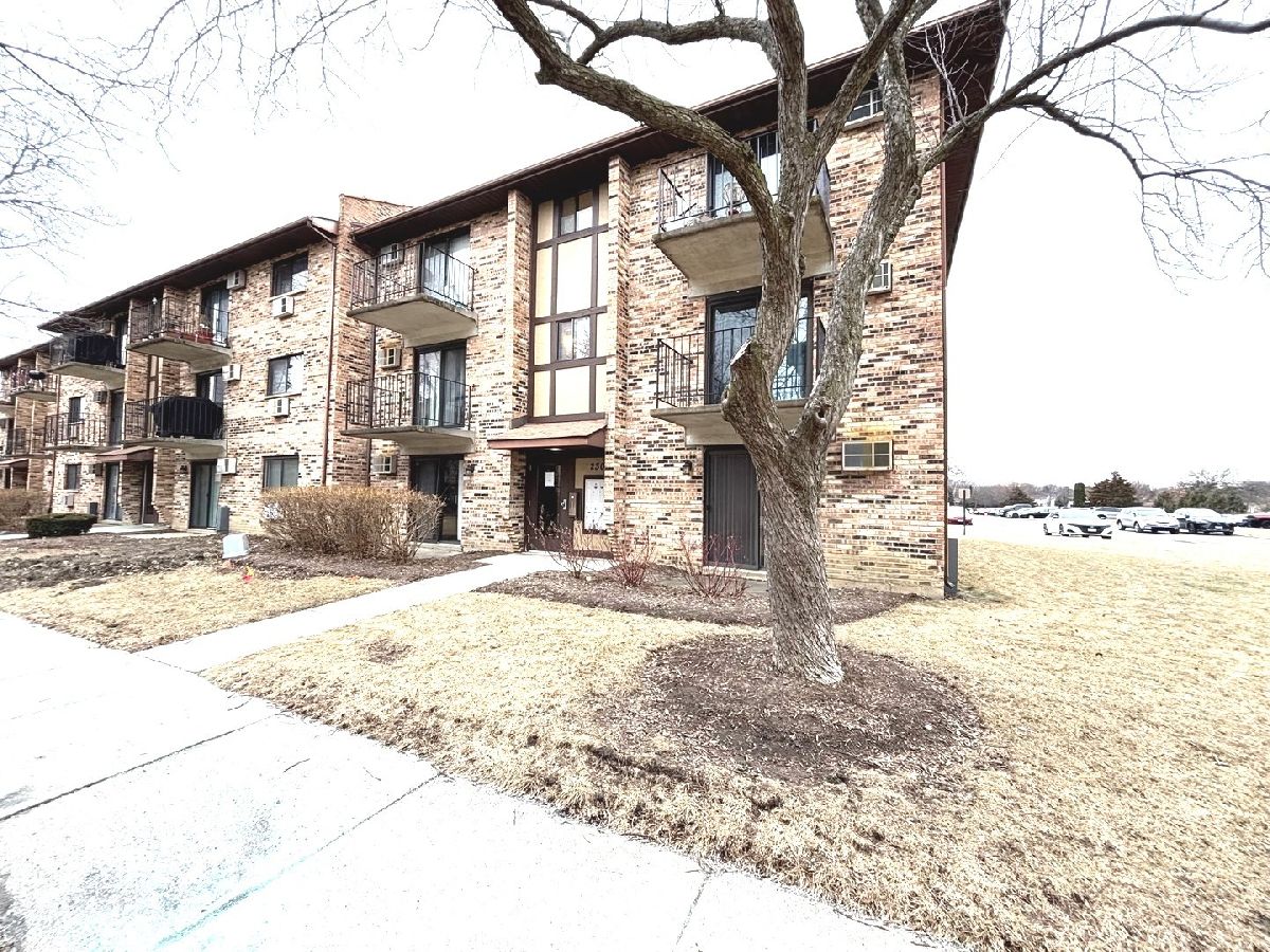 Condominiums Sold Klein Creek Carol Stream Illinois, 230 Klein Creek
