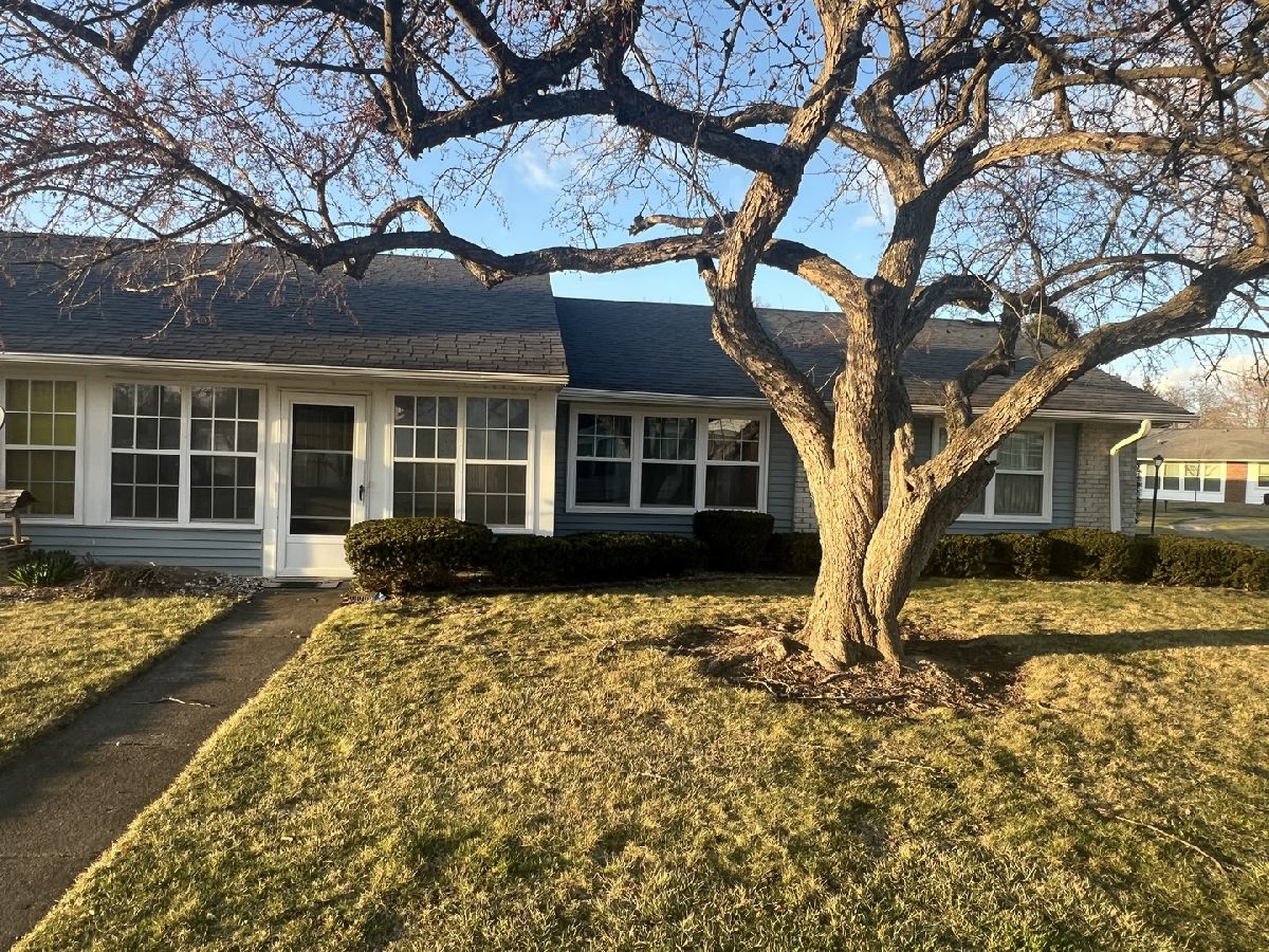 Townhomes & Condos Sold Leisure Village Fox Lake Illinois, 7301 Dunwood