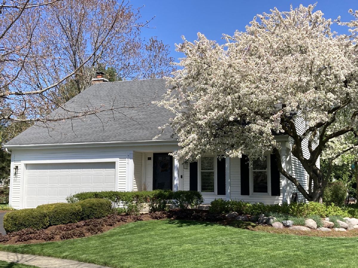 Homes Sold Charlemagne St Charles Illinois, 706 Foxfield
