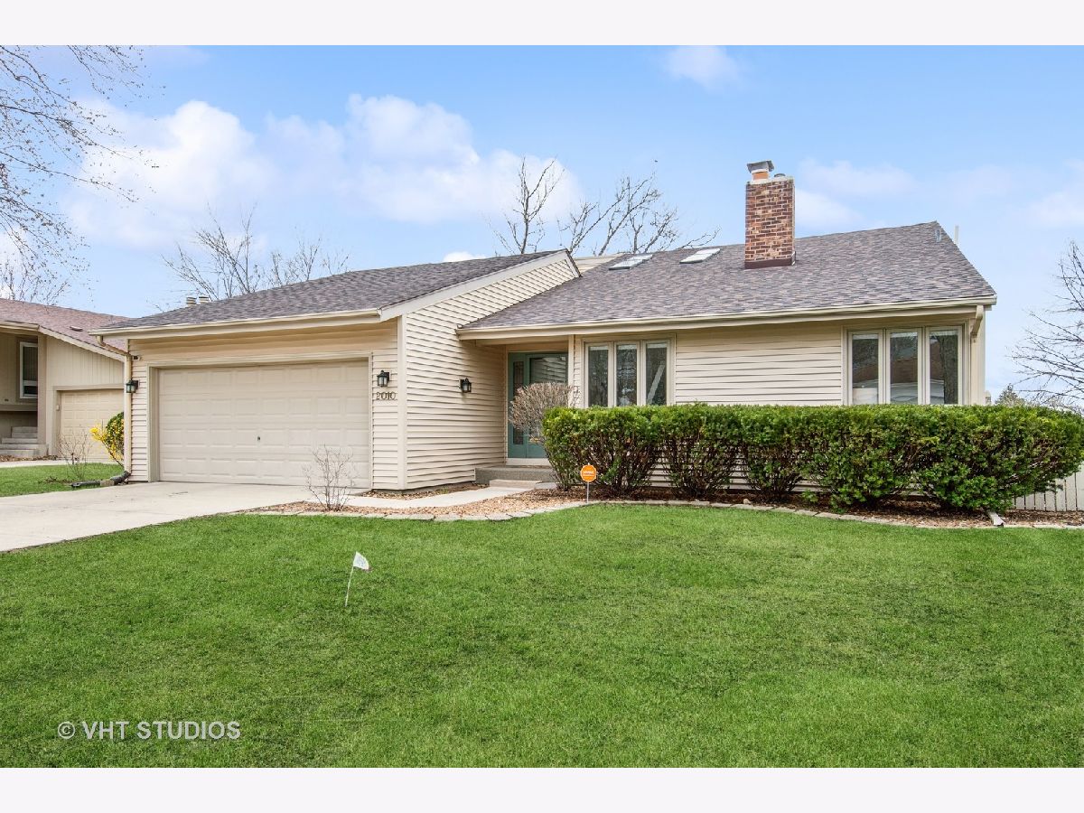 Homes & Condos & Townhomes Sold Green Trails Lisle Illinois, 2010 Carriage Hill