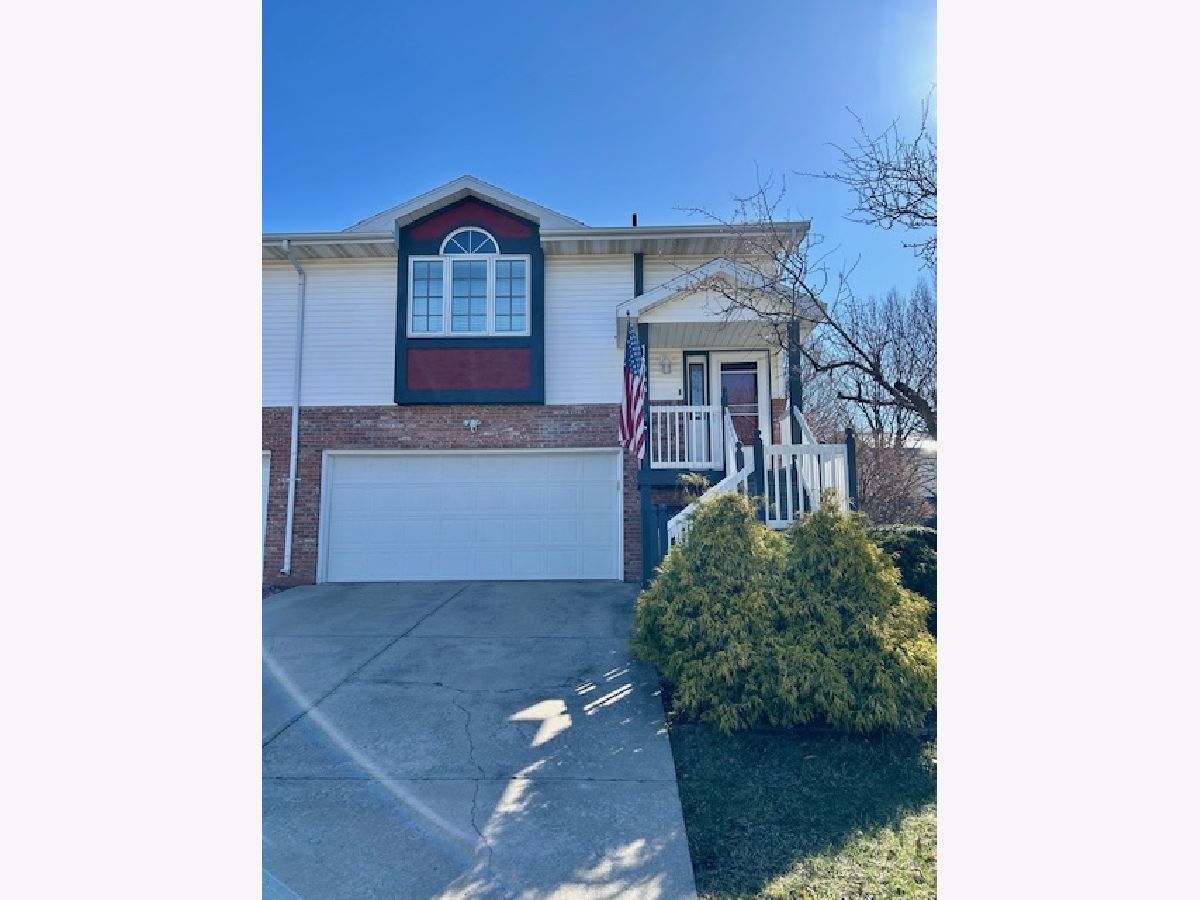 Homes & Condos & Townhomes Sold Carriage Hills Normal Illinois, 1606 A Beech