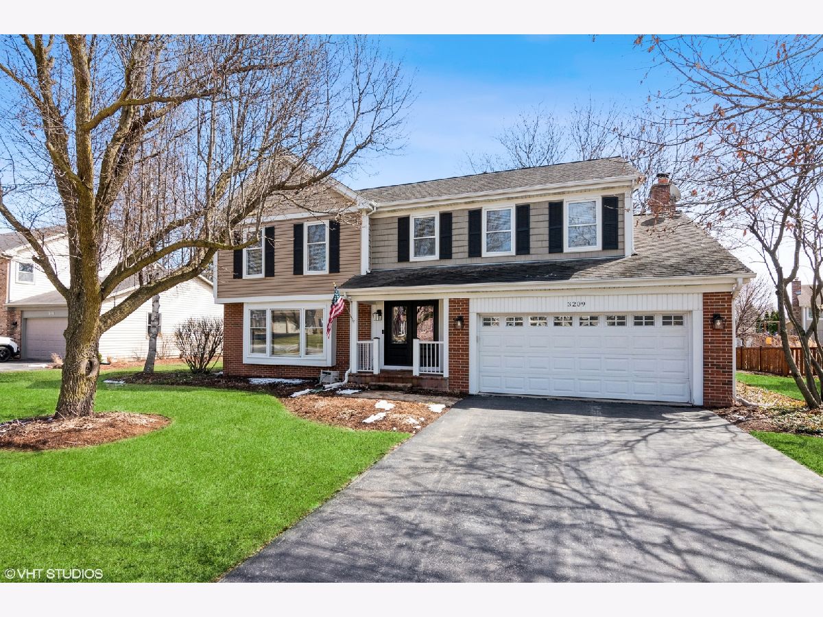 Homes Sold Charlemagne St Charles Illinois, 3209 Charlemagne