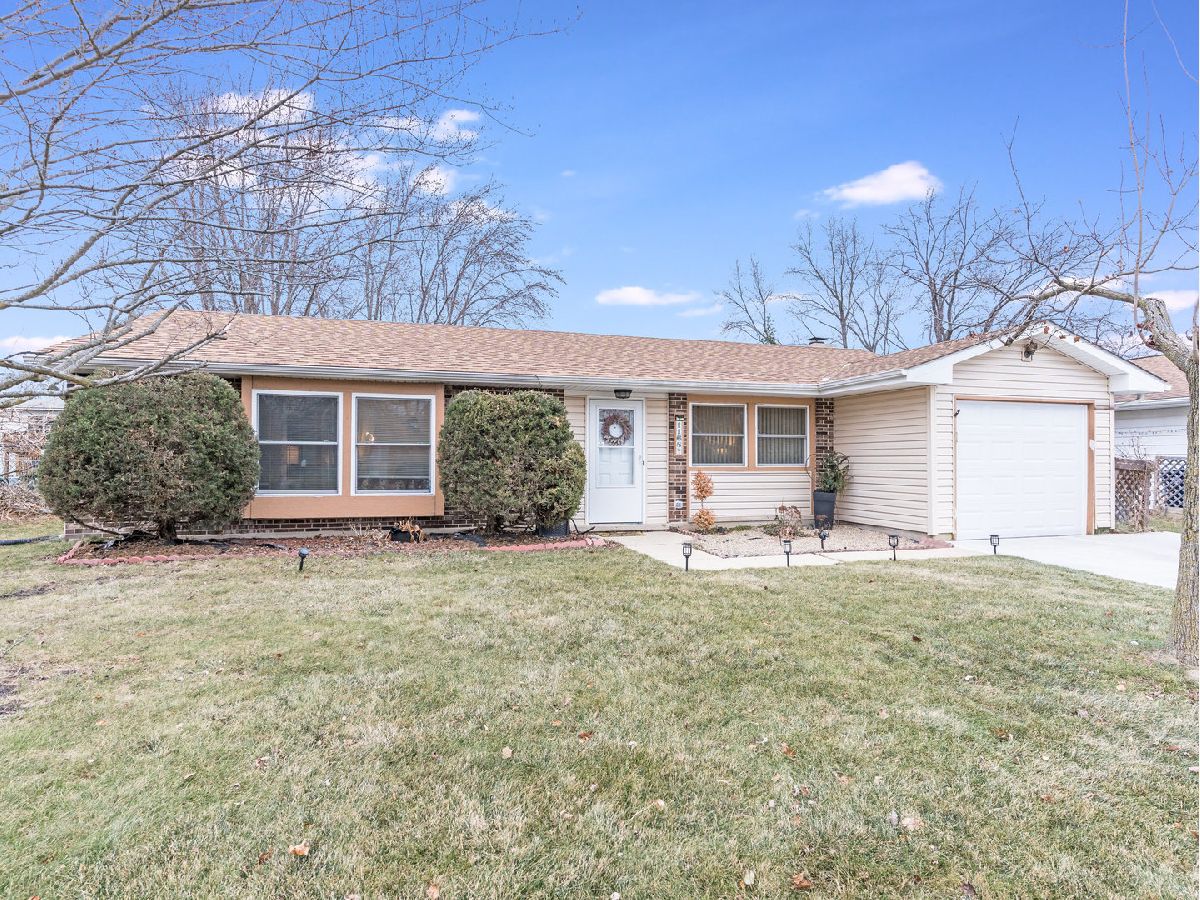 Homes & Condos & Townhomes Sold Parkwood Elgin Illinois, 1168 Highbury
