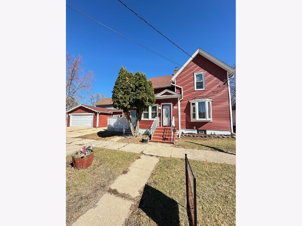  Rented Rockford Illinois, 406 Tay