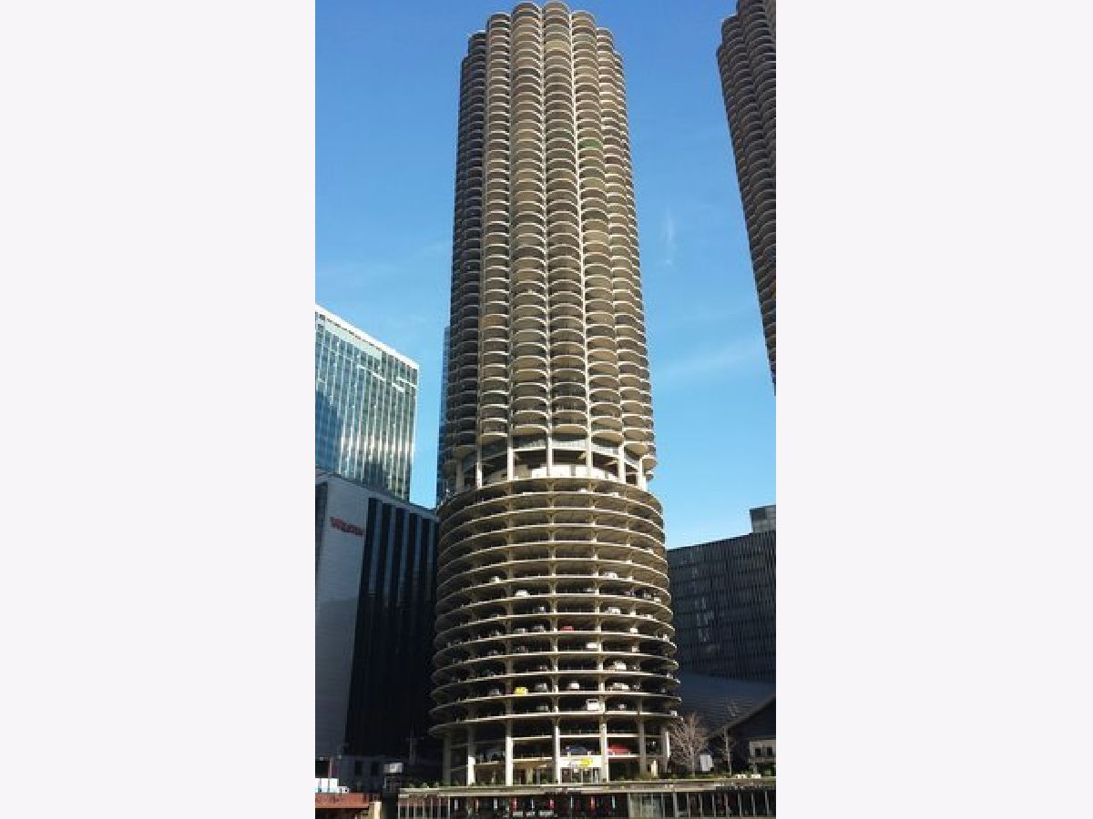 Condominiums Rented Marina Towers Chicago Illinois, 300 State