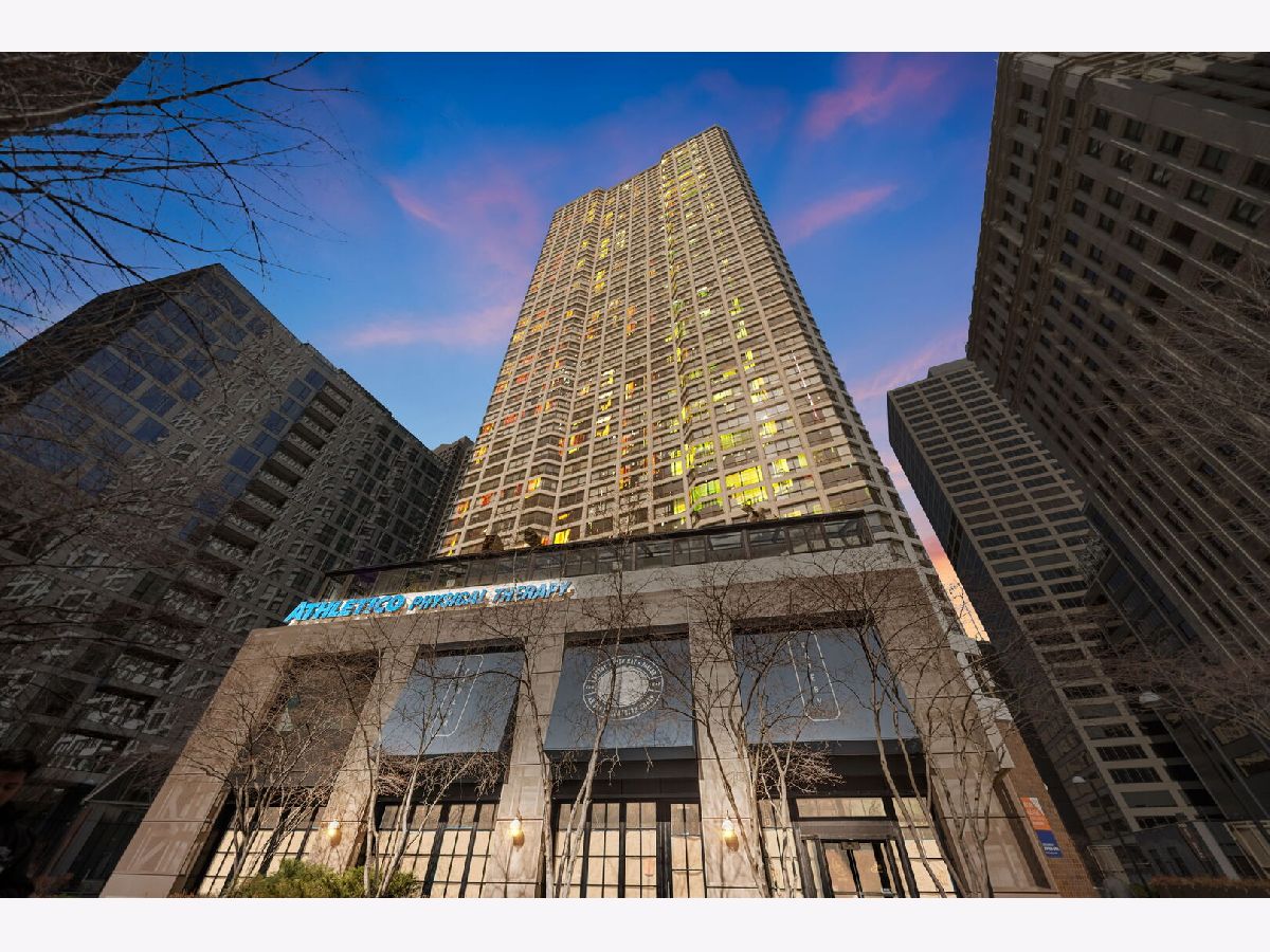 Condominiums Sold River Plaza Chicago Illinois, 405 Wabash