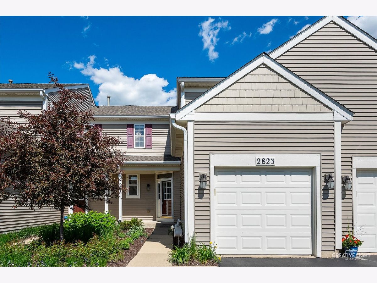 Townhomes & Condos Sold Windridge Naperville Illinois, 2823 White Thorn