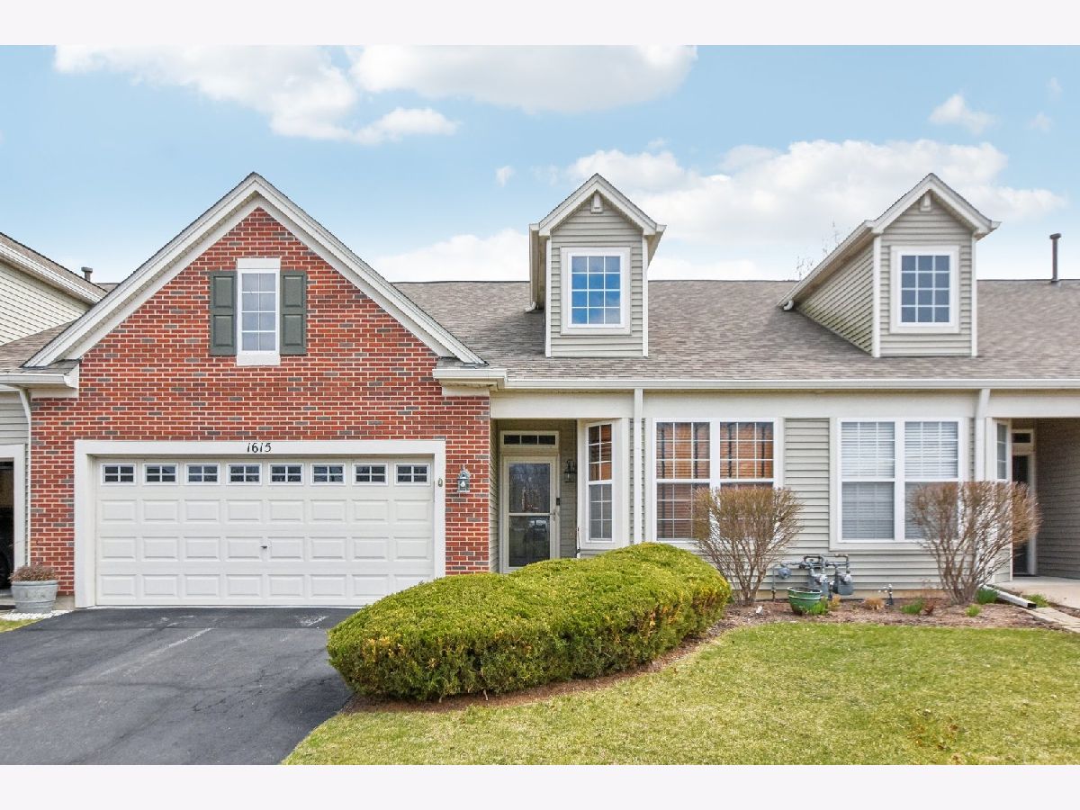 Townhomes Sold Chatham Grove Aurora Illinois, 1615 Sedona