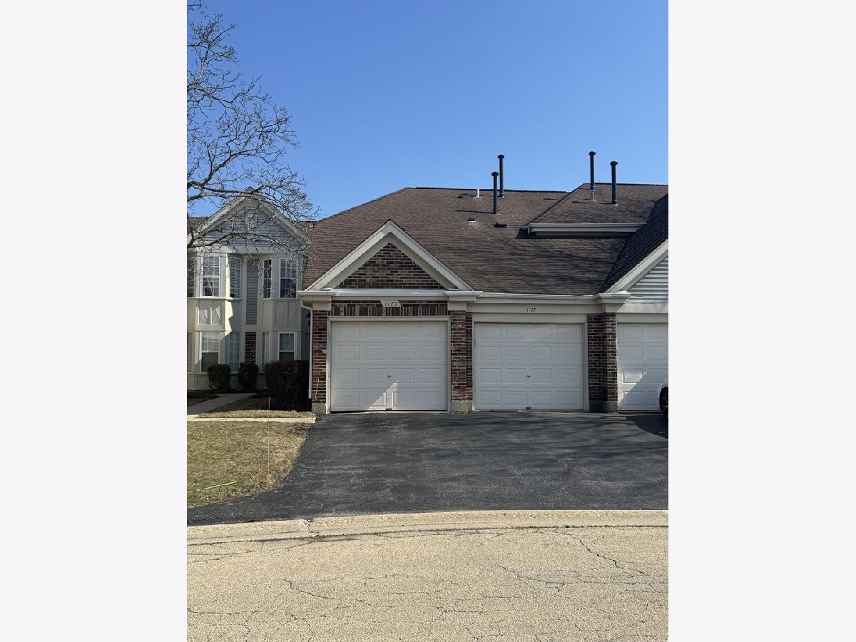 Homes & Townhomes & Condos Rented Old Farm Village Buffalo Grove Illinois, 1177 Russellwood