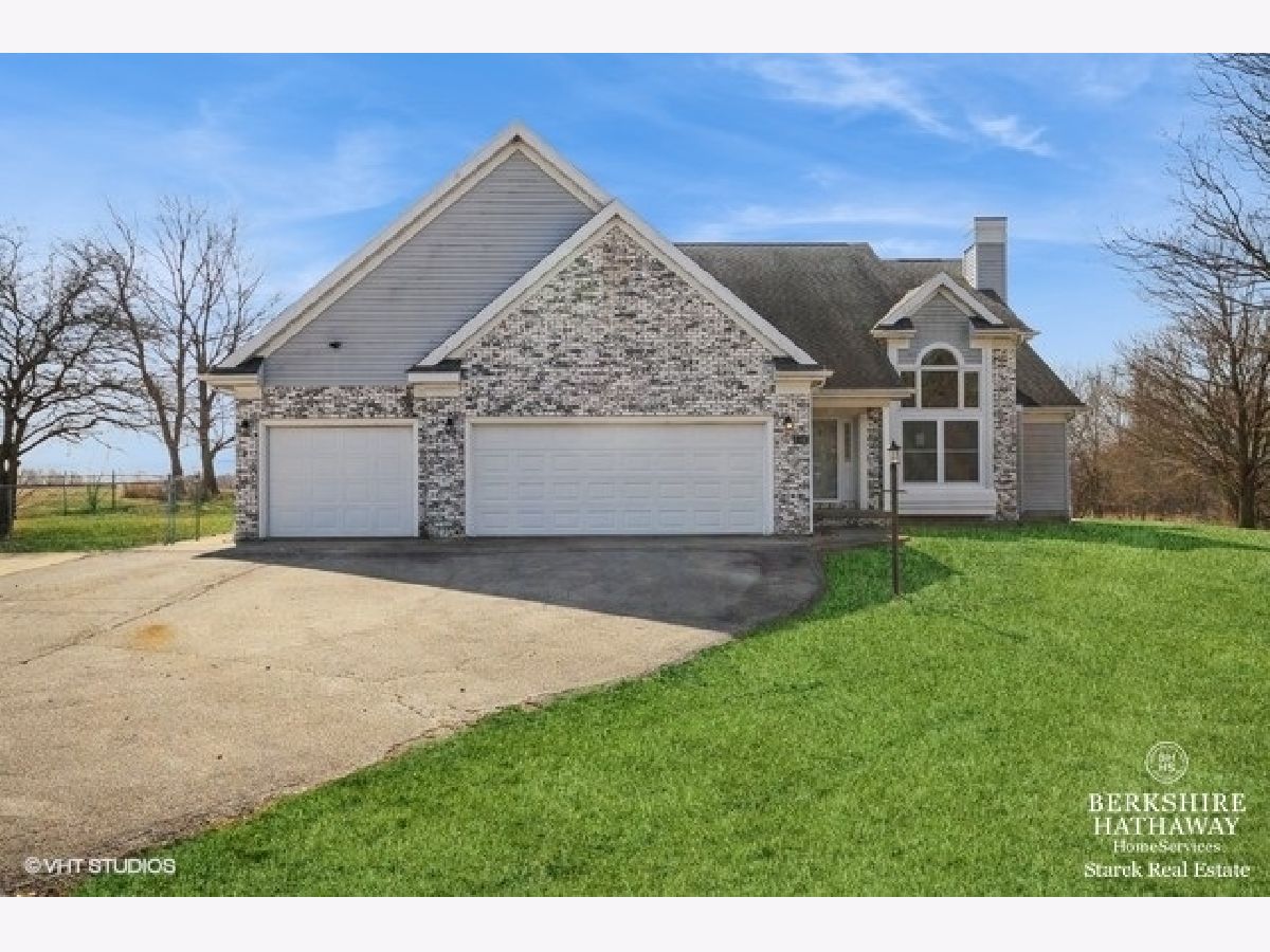  Sold Farmer City Illinois, 1301 W Clinton