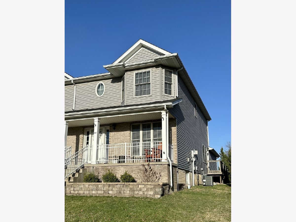 Homes & Condos & Townhomes Sold Kelley Glen Normal Illinois, 1601 Belclare