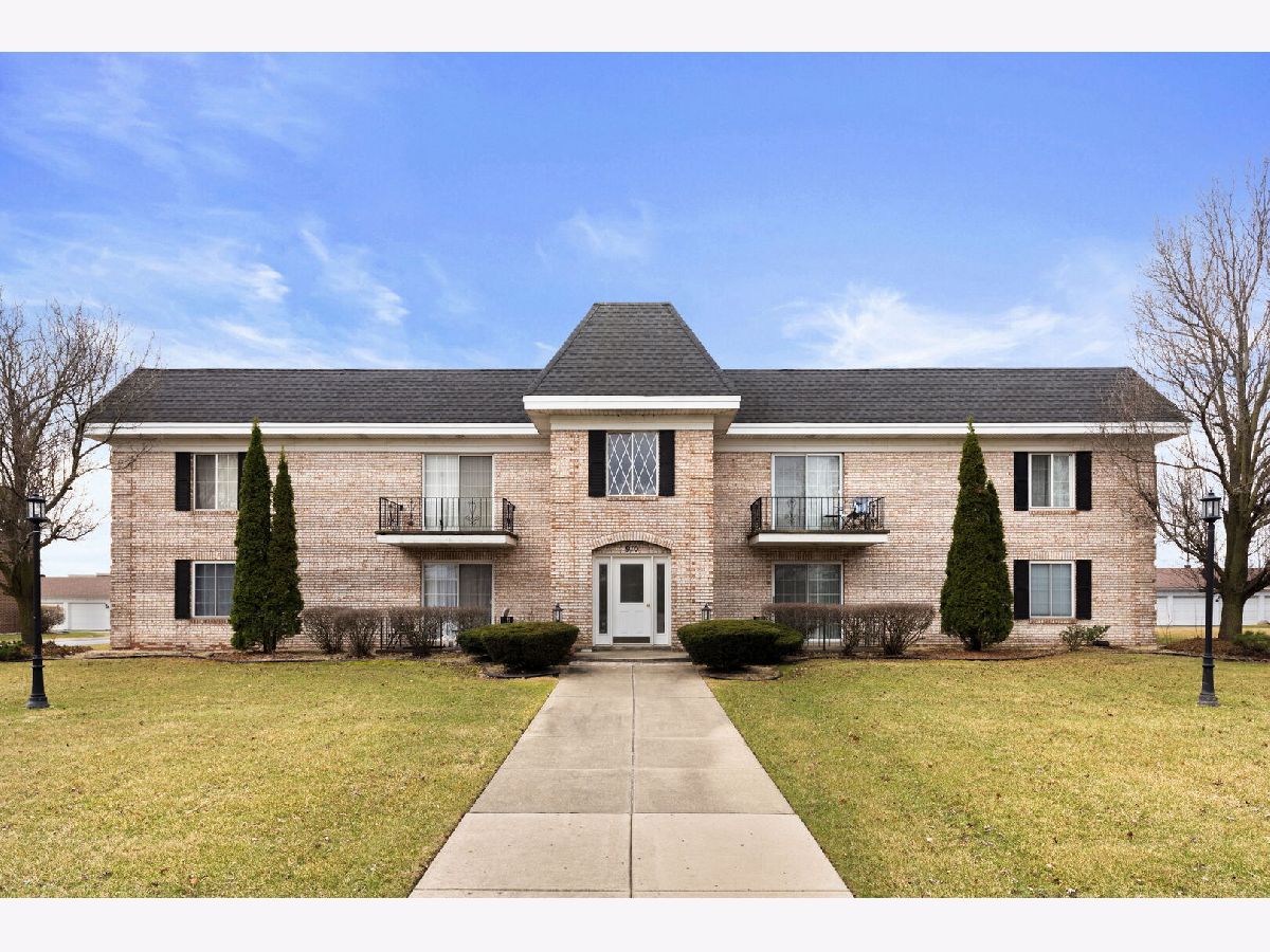  Sold Munster Indiana, 910 Camellia
