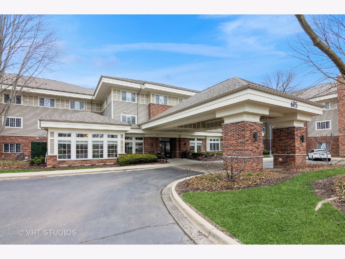 Condominiums Sold Village Green Of East Dundee East Dundee Illinois, 605 Barrington