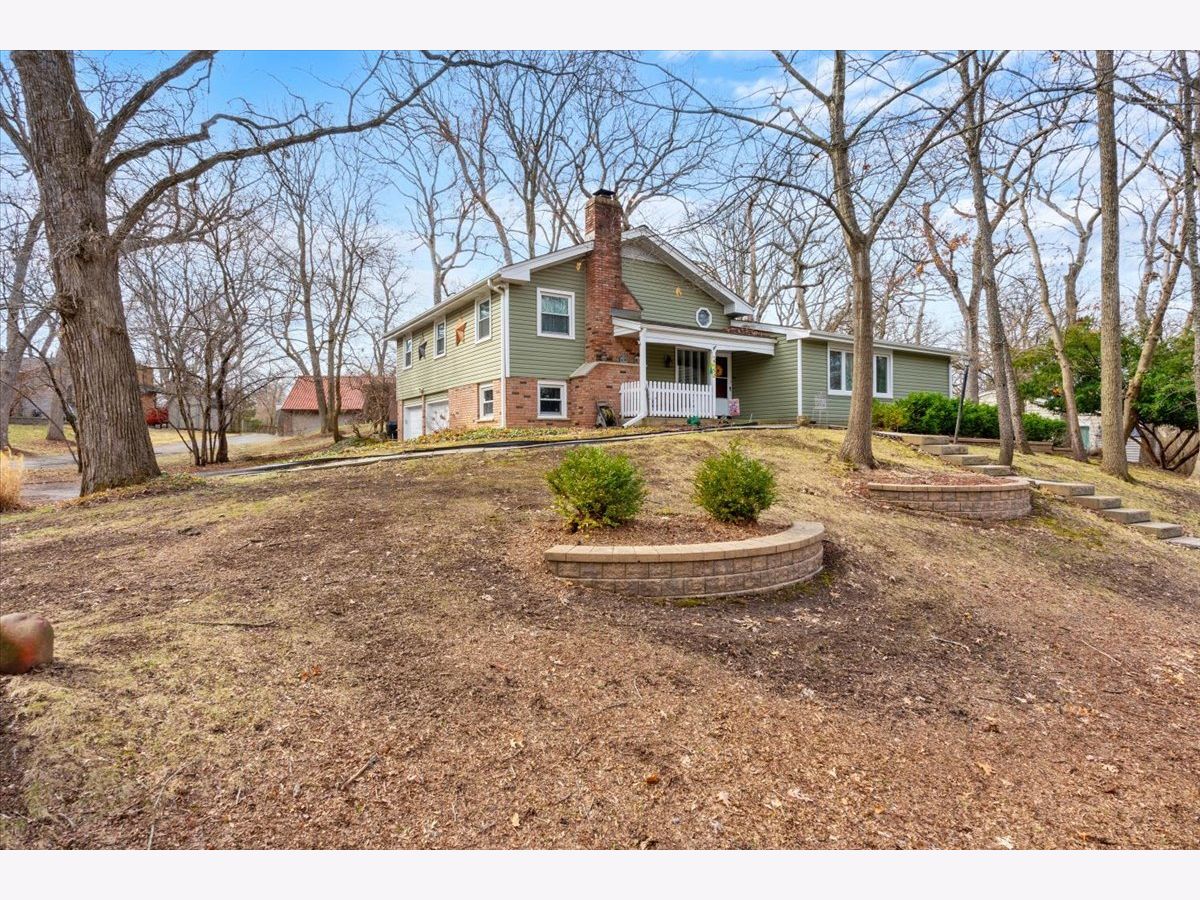 Homes For Sale Lakewood Estates Carpentersville Illinois, 714 Elmwood Drive
