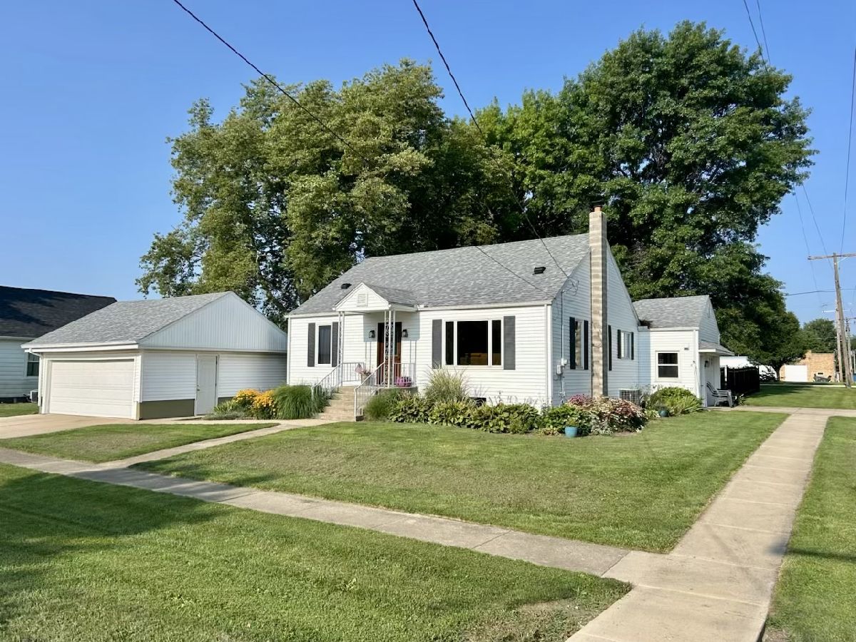  Sold Cherry Illinois, 211 Taylor