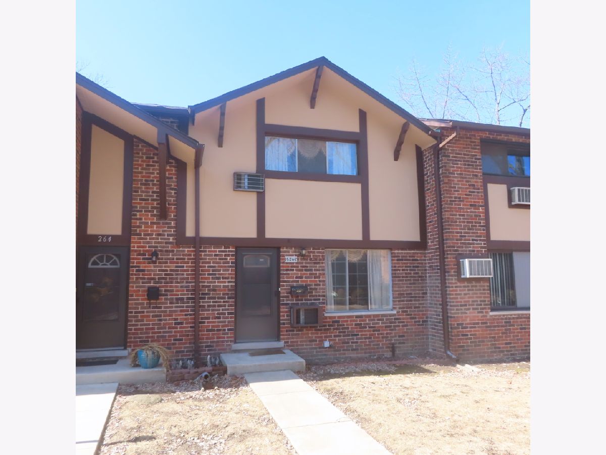 Townhomes & Condos Sold Brandywine Villa Park Illinois, 1S262 Windsor