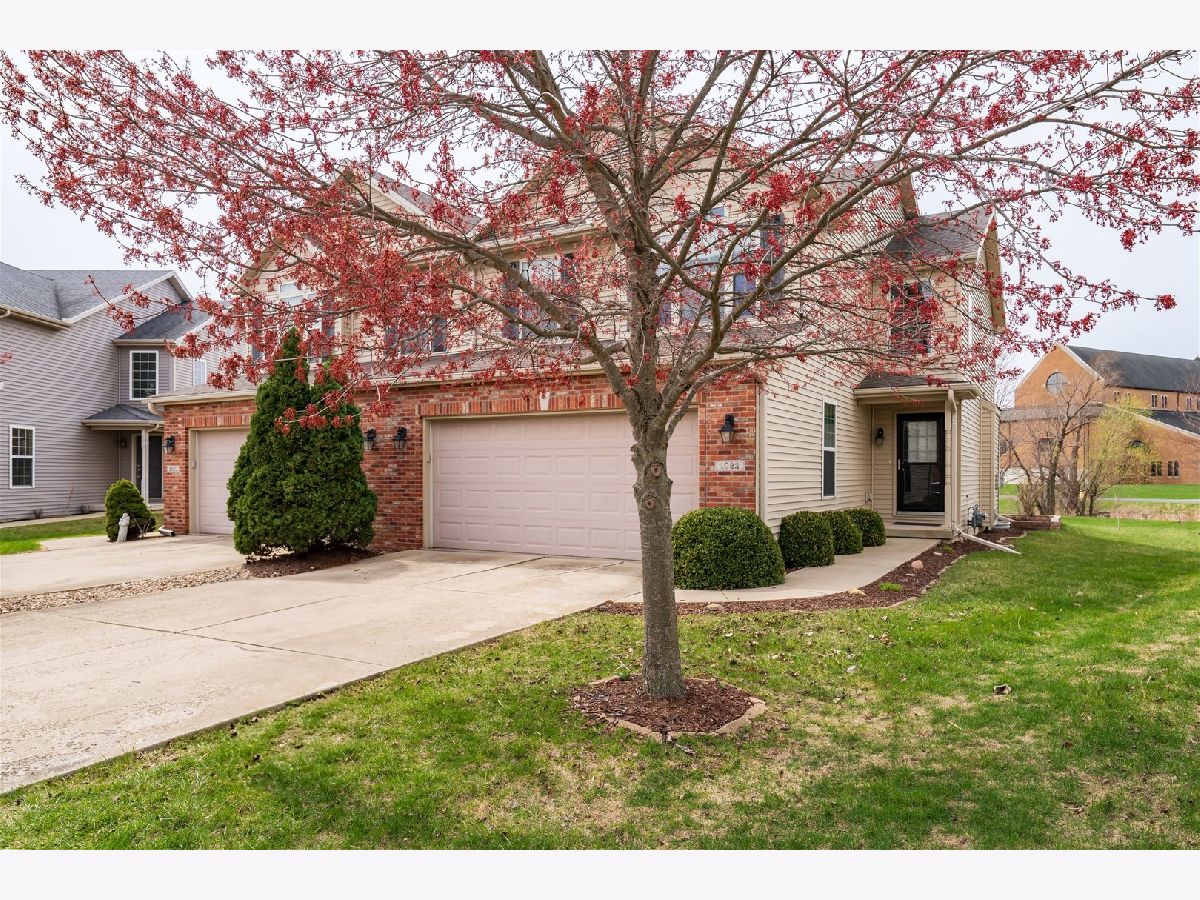 Homes & Condos & Townhomes Sold Harvest Pointe Bloomington Illinois, 1022 Homestead
